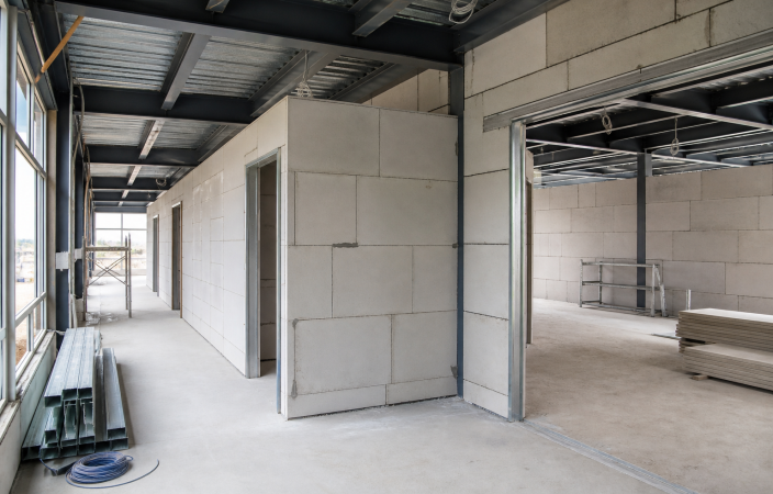 Steel-Frame School – ALC Partition Installation
